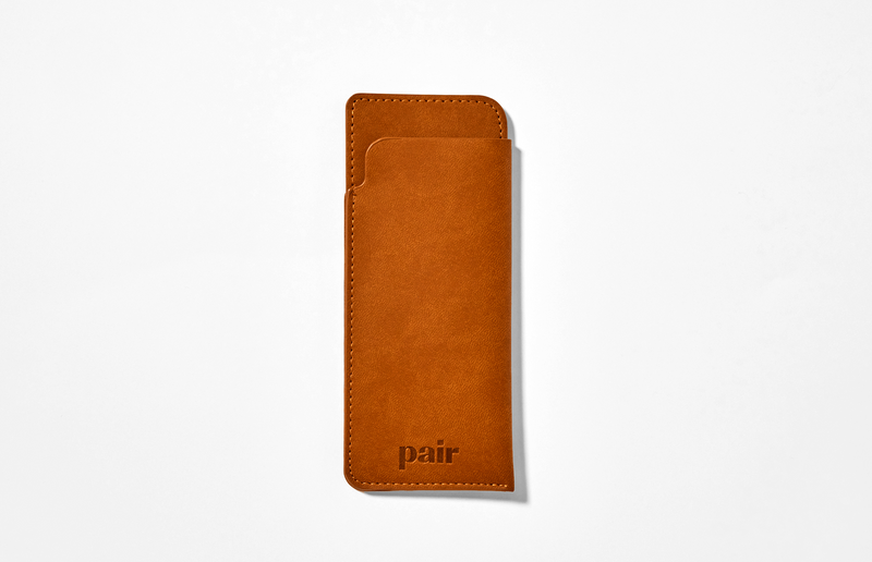 carousel-image-2_top-frame-case-tan-canela_accessories_6e49271b-d4b4-4551-b64b-aa2af46884f6
